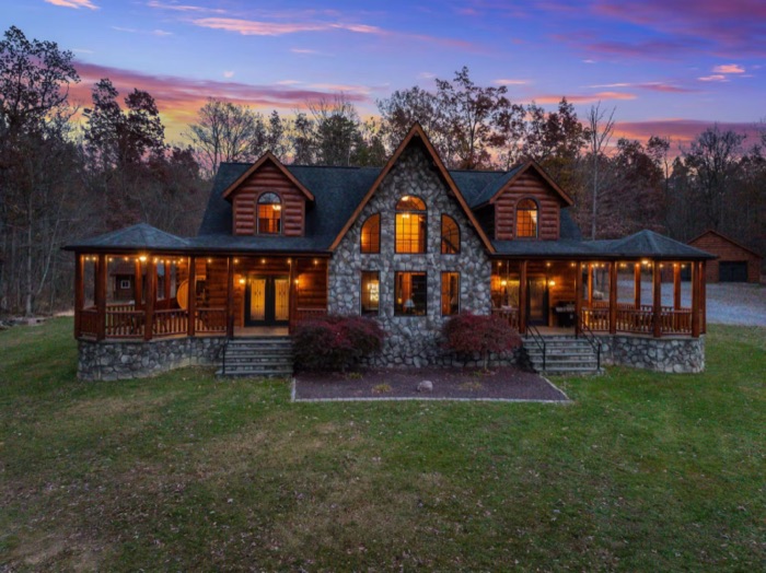 Shenandoah Mansion, a funded short-term rental property